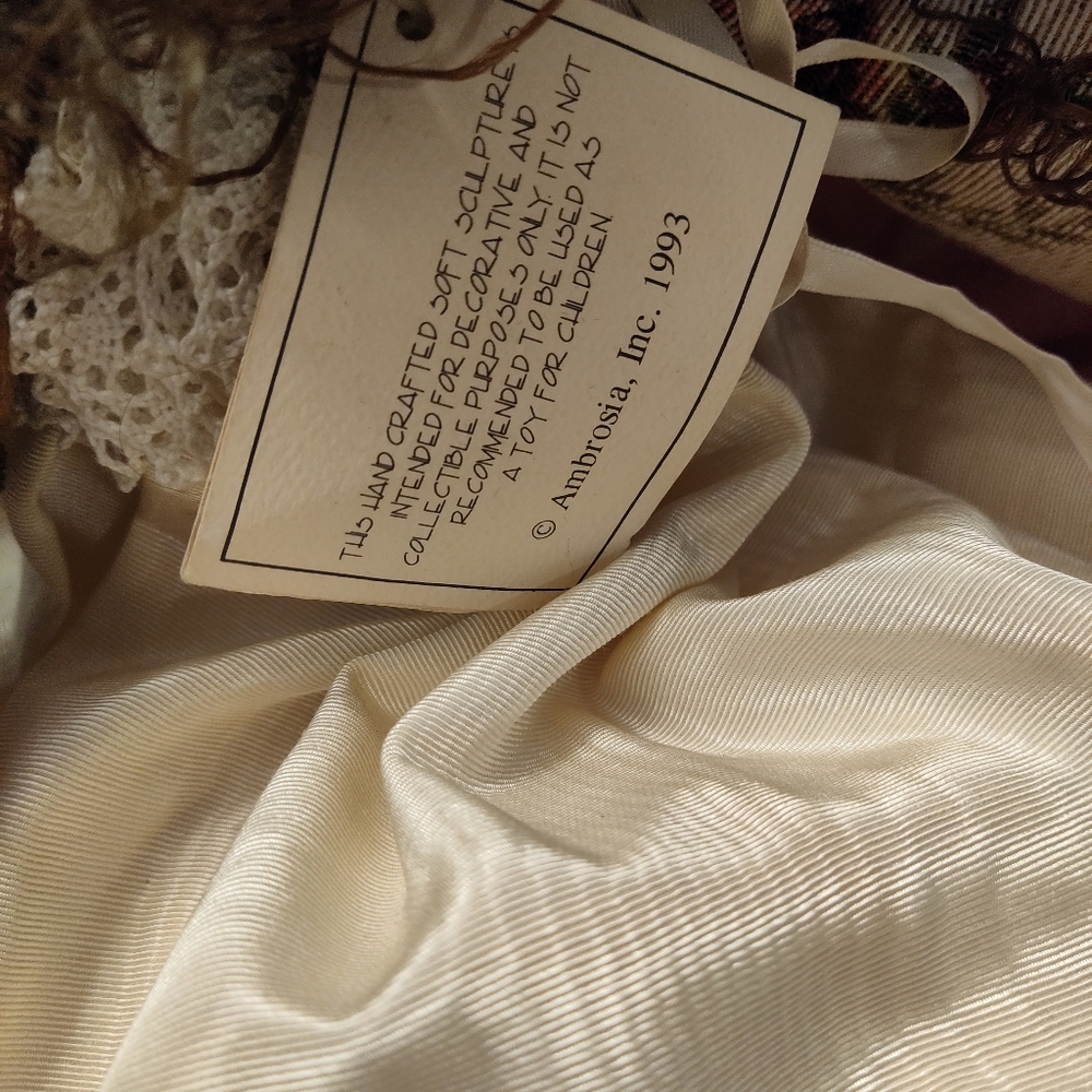 1993 Vintage Collectible Laura Farnam 'Ambrosia'Doll - Picture 3 of 5